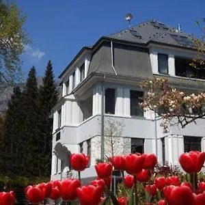 Sudrow Apartment